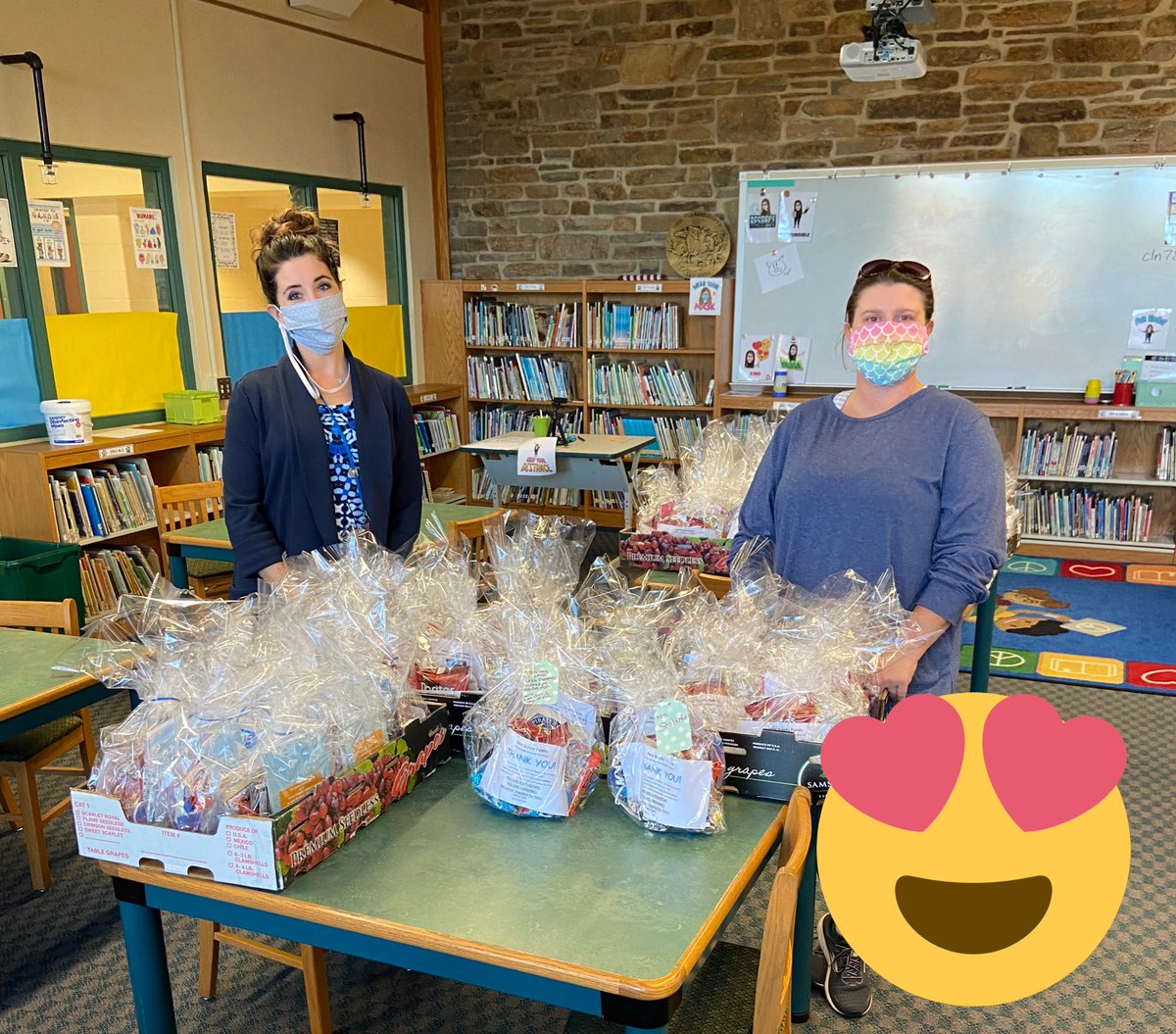 NicoleReinking's tweet photo. Our teachers & staff are super grateful for the support of Brecht families always! Our PTO has been non-stop raining down sunshine on us & today we were loved up with goodies & coupons from local businesses, thanks to the efforts of the Umble Family.β€οΈπΎ #MTPride #BrechtRocks https://t.co/l7LsIeA0PE