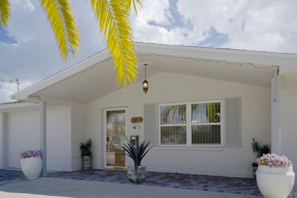 BasecampTampa's tweet photo. Under Contract - This lovely home went under contract very quickly. We look forward to closing this property soon. Do you know anyone who wants to sell their home? 

Let us know! 

727-479-8482 https://t.co/27B3e0CLQq