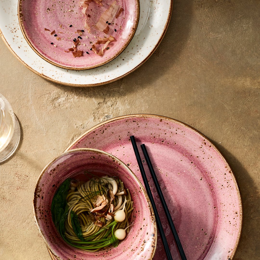 steeliteusa's tweet photo. That feeling of enjoying a warm bowl of soba on a cool Fall day 🤗.

#steelitecraft #craftraspberry #steelite #steeliteframesyourfood #10years #dinnerware #raspberry #pink #pinkplates #japanesefood #steeliteexperience #soba https://t.co/ZBHv0Lc0bd