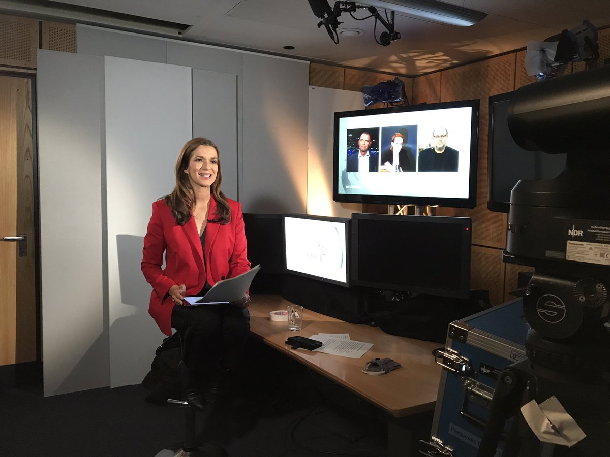 Livestream zum Thema:“Umbruch im Nahen Osten?“ mit <a href="/NatalieAmiri/">Natalie Amiri</a> <a href="/BjoernBlaschke/">Björn Blaschke</a> <a href="/GIGA_Institute/">German Institute for Global and Area Studies</a> @Weltspiegel_ARD moderiert von @NDRweltbilder-Moderatorin Julia-Niharika Sen. facebook.com/weltbilder/vid…