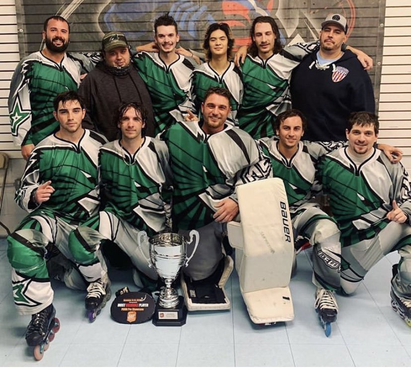 RollerdadNews's tweet photo. Tour RoadRunners 🏆 (@HockeyHelmet) are @SWHockeyKing Fall Invitational Pro Champions!  @max_halvorsen with the GWG in double OT! https://t.co/bekp4yonKV