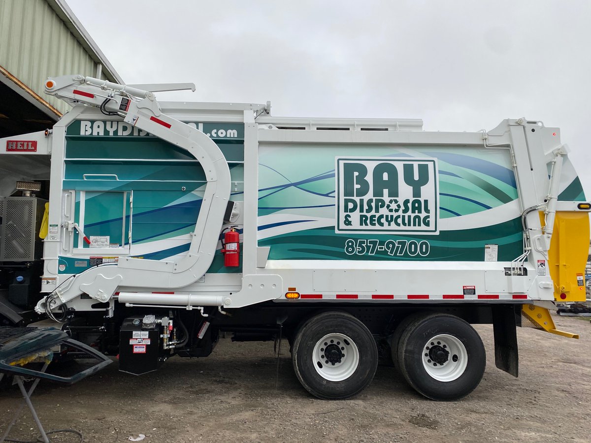 3GunsCustoms's tweet photo. Another Trash Truck ready to go for our friends over at @BayDisposal♻️ 

We appreciate your continued business!

#vehiclewrapping #avery #signs #averydennison #design #3MVinyl #commercialwraps #branding #customwrap  #fleetwraps #vehicle #wrapshop #SignShop https://t.co/P9tP6KOnPS