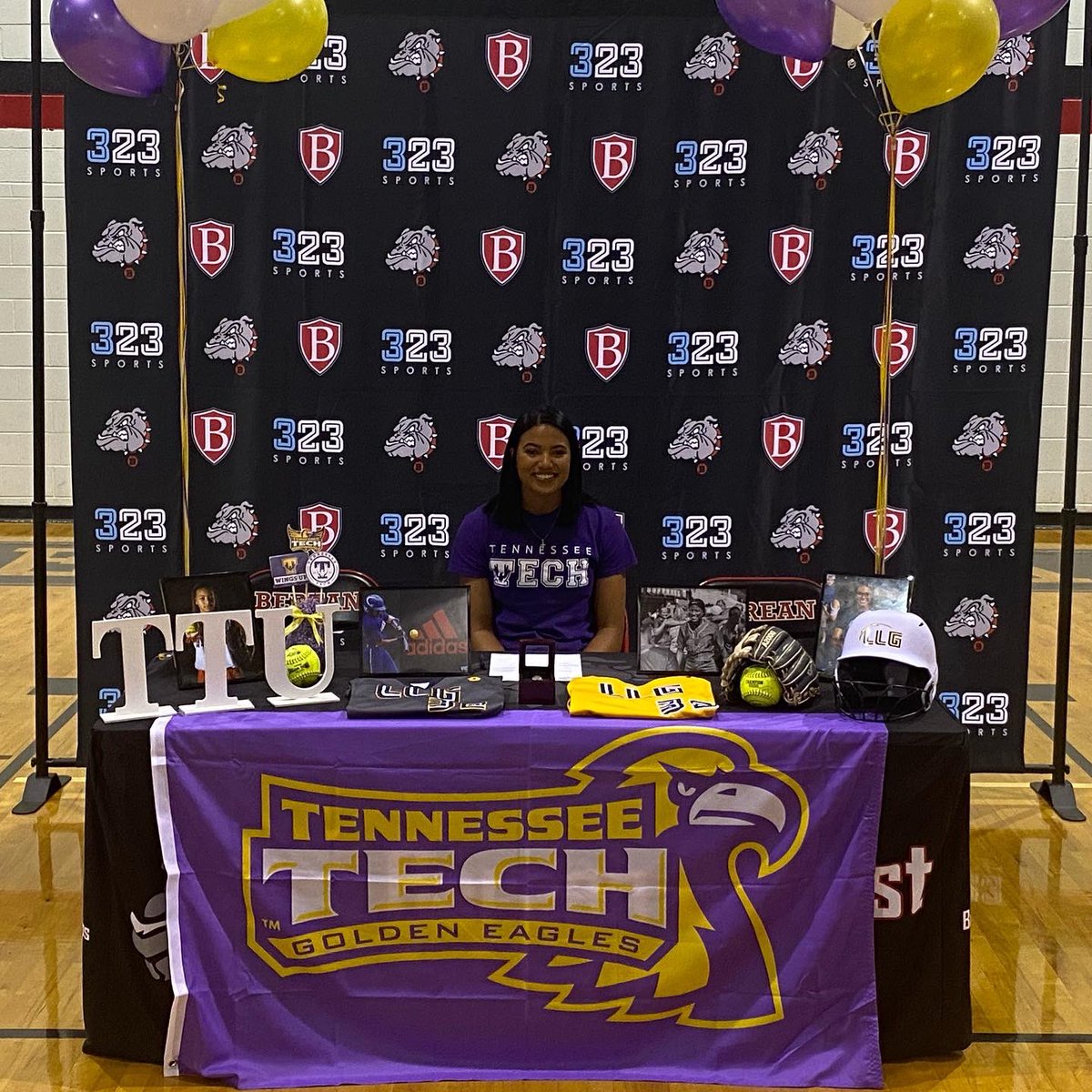 Excited to sign my NLI and finally become a Tennessee Tech Golden Eagle!! #WingsUp <a href="/marisarunyon/">Marisa</a> <a href="/cvanauken24/">Carly Van Auken</a> <a href="/TTU_Softball/">Tennessee Tech Softball</a> <a href="/LadyLightningG3/">LLG Premier 16U</a> <a href="/LLGCOACH/">LLG</a>
