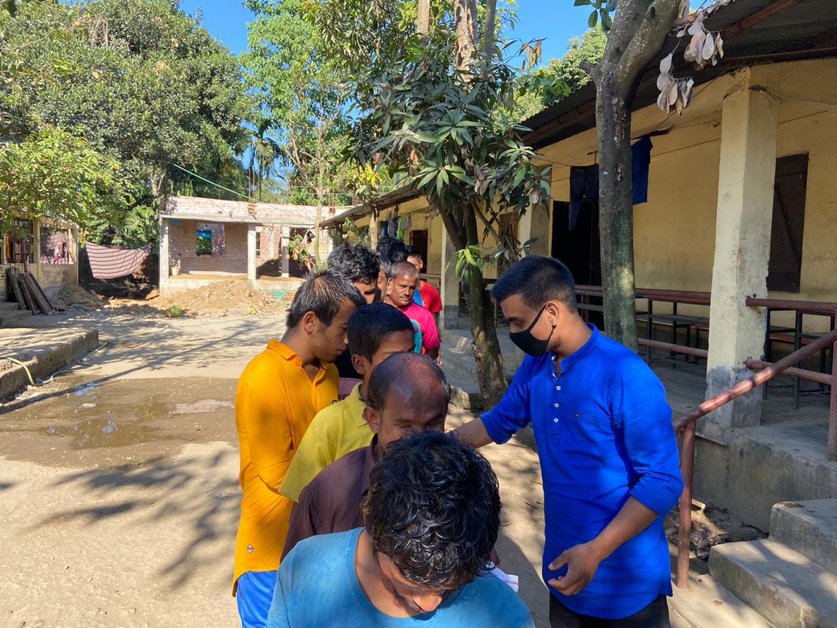 Uniof_org's tweet photo. We UNIOF have broken the shackles and came out with the wonderful idea of donating “washed” and “cleaned” clothes to the blind people of “Bhimbar Drishtihin Vidyalaya” at Bidhan Nagar.
WE CREATE OPPORTUNITIES.
WE SERVE LOVE AND SMILES.
Stay together with us and keep supporting. https://t.co/DAHZYiMJlA