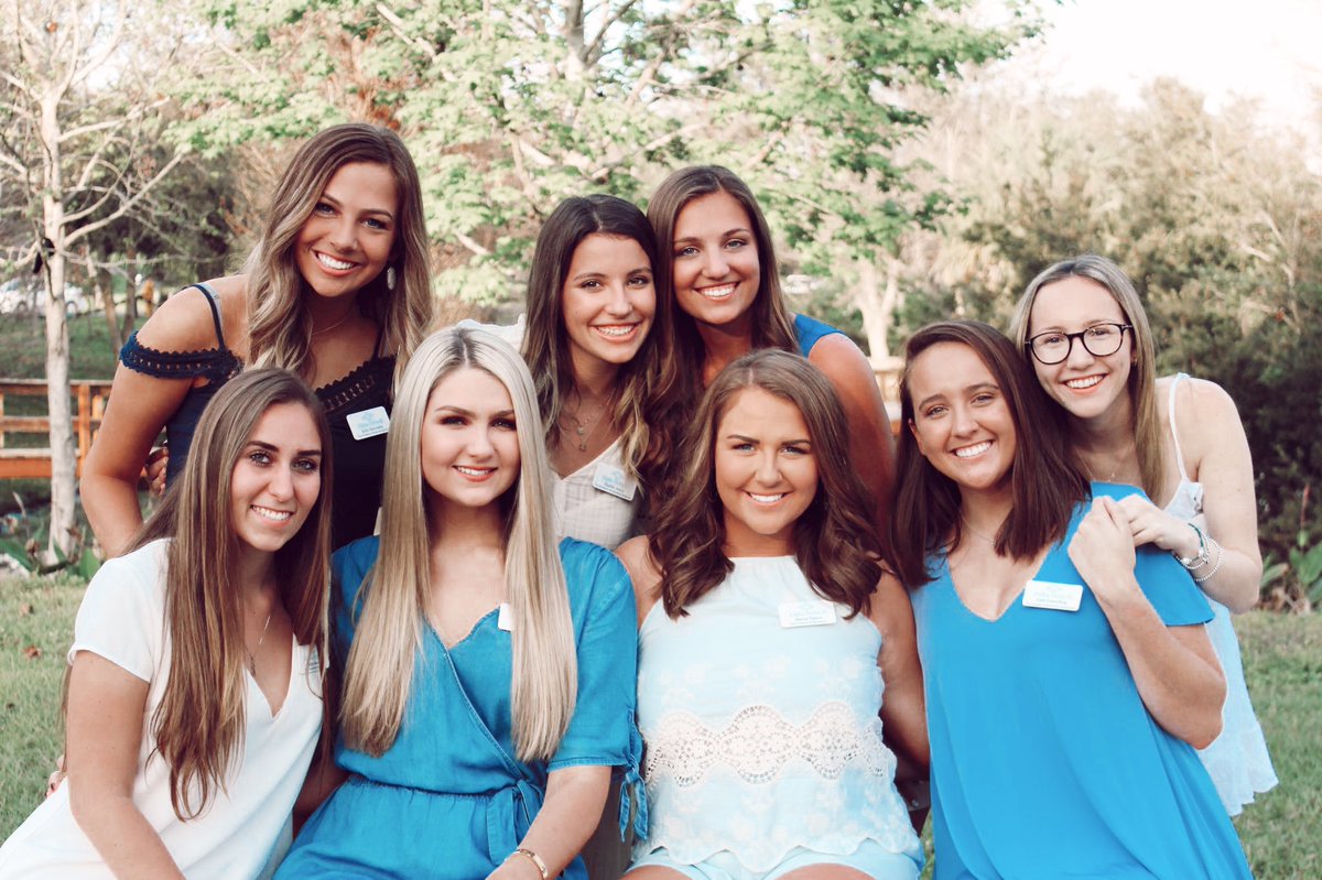 ADPiFSC's tweet image. ☆ We are forever thankful to our 2019-2020 Executive Board ☆ They have worked extremely hard to help us become a Three Diamond Chapter! ☆ Congrats to the newest Executive Board and officers transitioning tonight ☆ #throwback #adpi