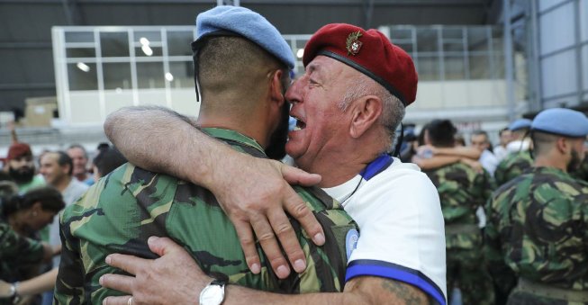 LCereais's tweet photo. Um país que dá subsídios a ciganos por eles não fazerem nada enquanto temos militares reformados sem subsídios.Temos deputados na assembleia que discutem sobre o orçamento de estado enquanto temos pessoas a morrer todos os dias . O VERDADEIRO CEGO É AQUELE QUE NAO QUER VER https://t.co/8M2nWO8Z0I