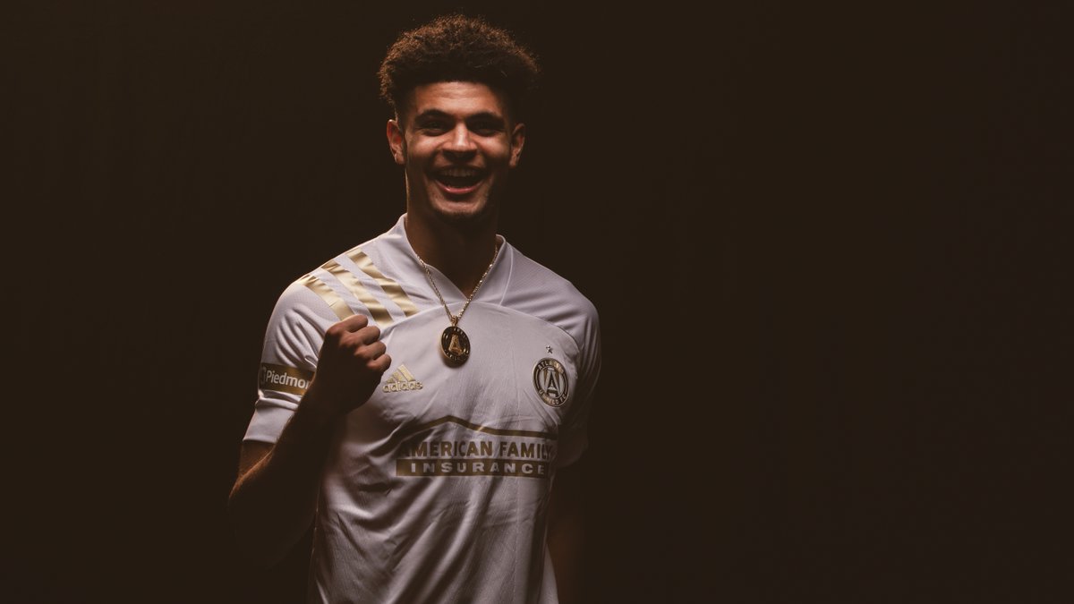 ATLUTD's tweet photo. 🔴 MILES ROBINSON SIGNED KIT GIVEAWAY ⚫️

RT and follow for a chance to win! https://t.co/1Wa9l8IFs7