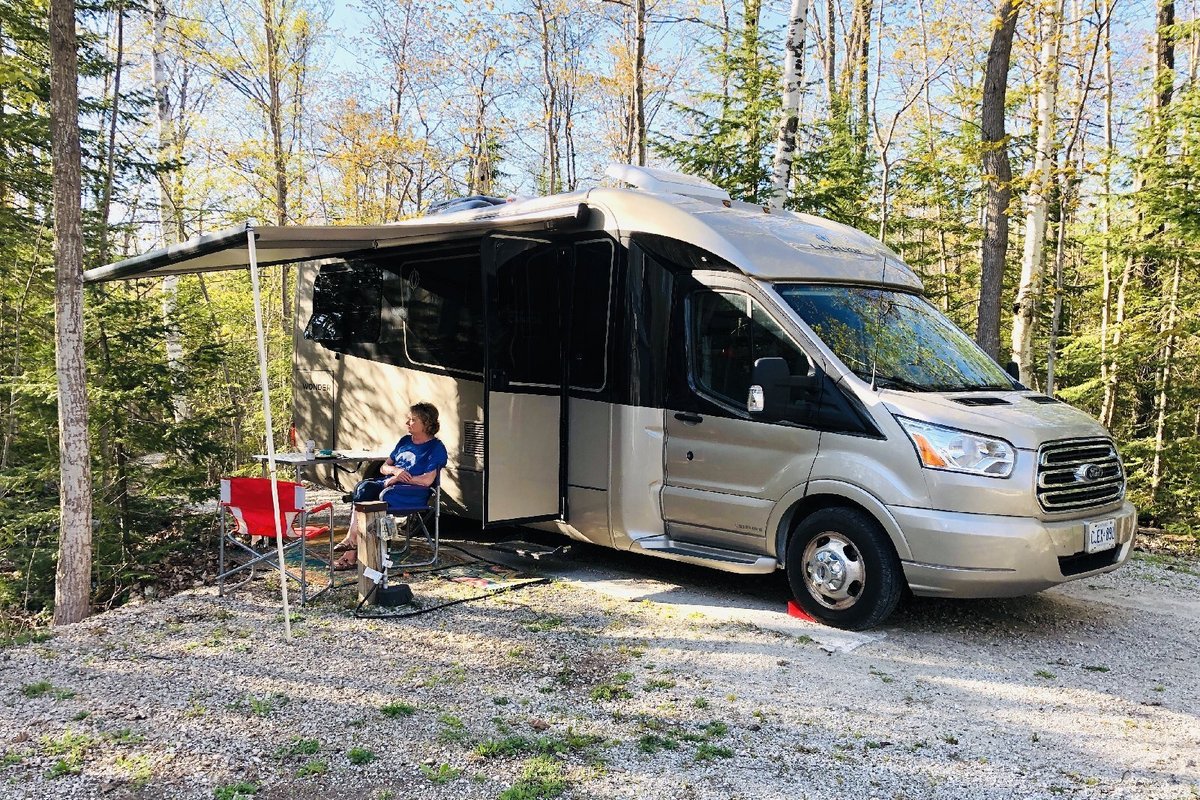 ford leisure travel vans