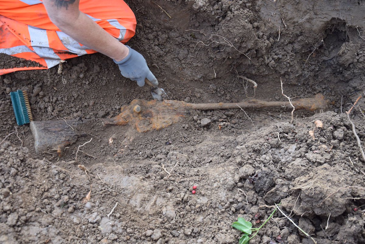 Remains of a British soldier found at Bemmel by the Royal Netherlands Army Recovery and Identification Service. He died in 1944 during the aftermath of Operation Market Garden. The service will try to identify the soldier.
defensie.nl/actueel/nieuws…
defensie.nl/actueel/nieuws…