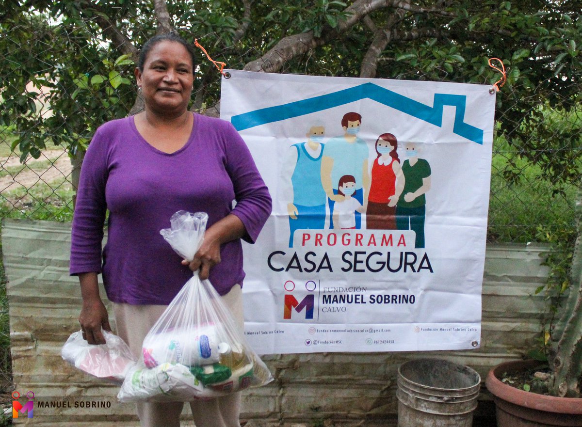 FundacionGMSC's tweet photo. De acuerdo al Programa Mundial de Alimentos, basándose en un estudio hecho a 821 millones de personas, 1 de cada 9 se acuestan con el estómago vacío.
Por ello, la @FundacionGMSC, sigue llevando Seguridad Alimentaria con el #ProgramaCasaSegura a los Tuxtlecos más vulnerables. https://t.co/1ITkIZisbz