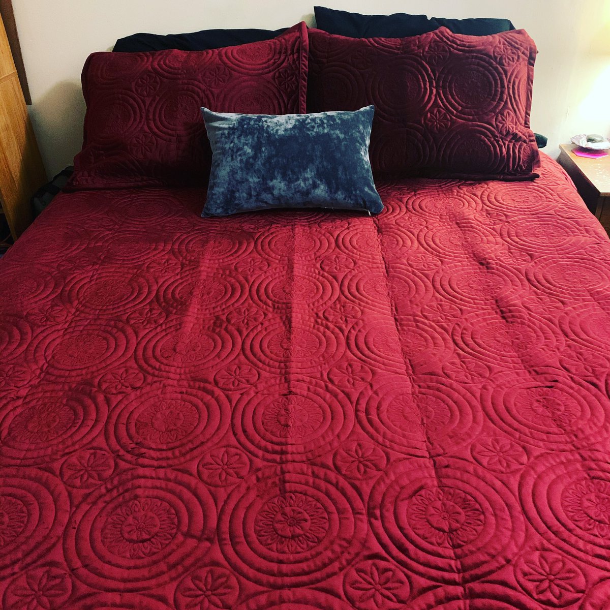 ValkyrieSoVa's tweet photo. I went with red... for my sheets that is π #newbedsheets #lookwhatmystressmademedo https://t.co/rwBQdafFJe