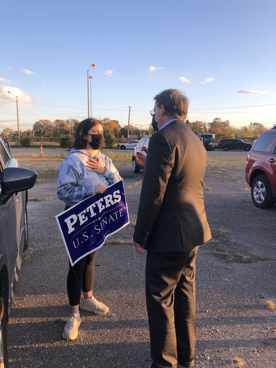 leadvs's tweet photo. WHAT AN ABSOLUTE JOY TO RE ELECT YOU SENATOR!!!!! CANT WAIT TO ELBOW BUMP YOU AGAIN SOON https://t.co/XsXfEz5xRb