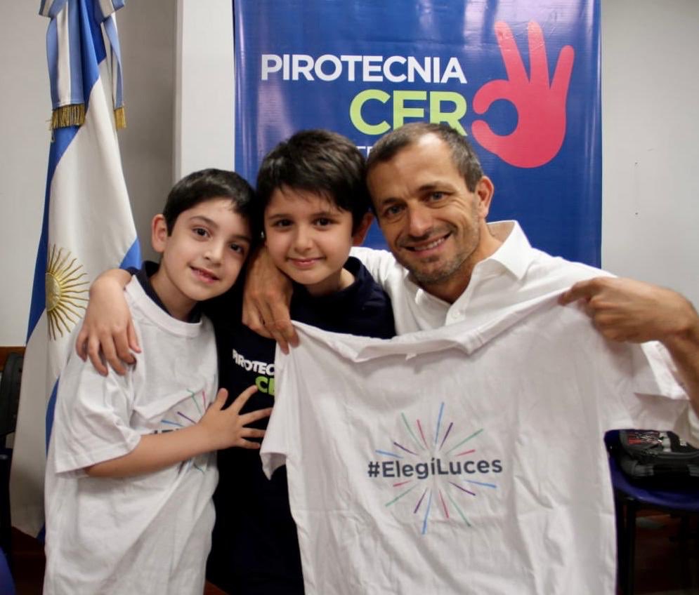 BuccaBali's tweet photo. Millones de Argentinos se han sumado a la campaña #ElegíLuces 

Hoy tuvimos dictamen favorable en la comisión de salud para el proyecto de regulación de pirotecnia. 

Por las personas con TEA que sufren con los estruendos, por las mascotas y por el ambiente. Que sea Ley! https://t.co/OPgyBypo67