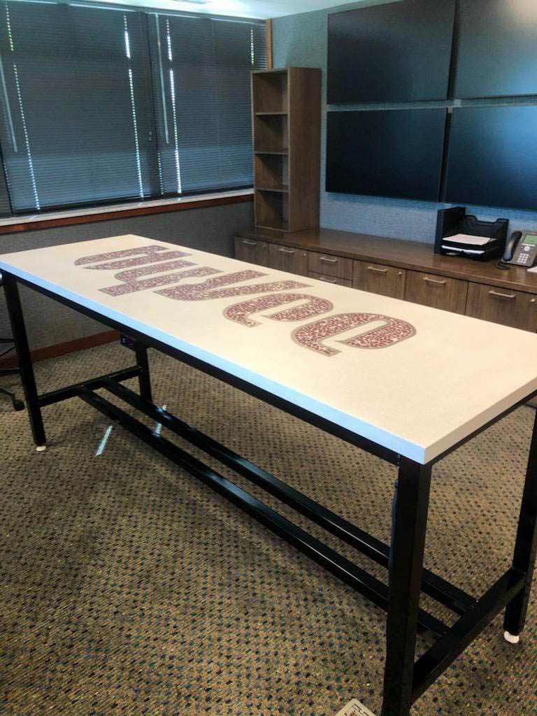 Speck_USA's tweet image. Lots of helpful smiles will be gathering around this custom conference table 😉 
.
Such a cool opportunity to create this one of a kind concrete piece; complete with stainless inlays and colored glass 💃
.
#concretetable #conferencetable #iowa #countertops #pubtable #tabledesign