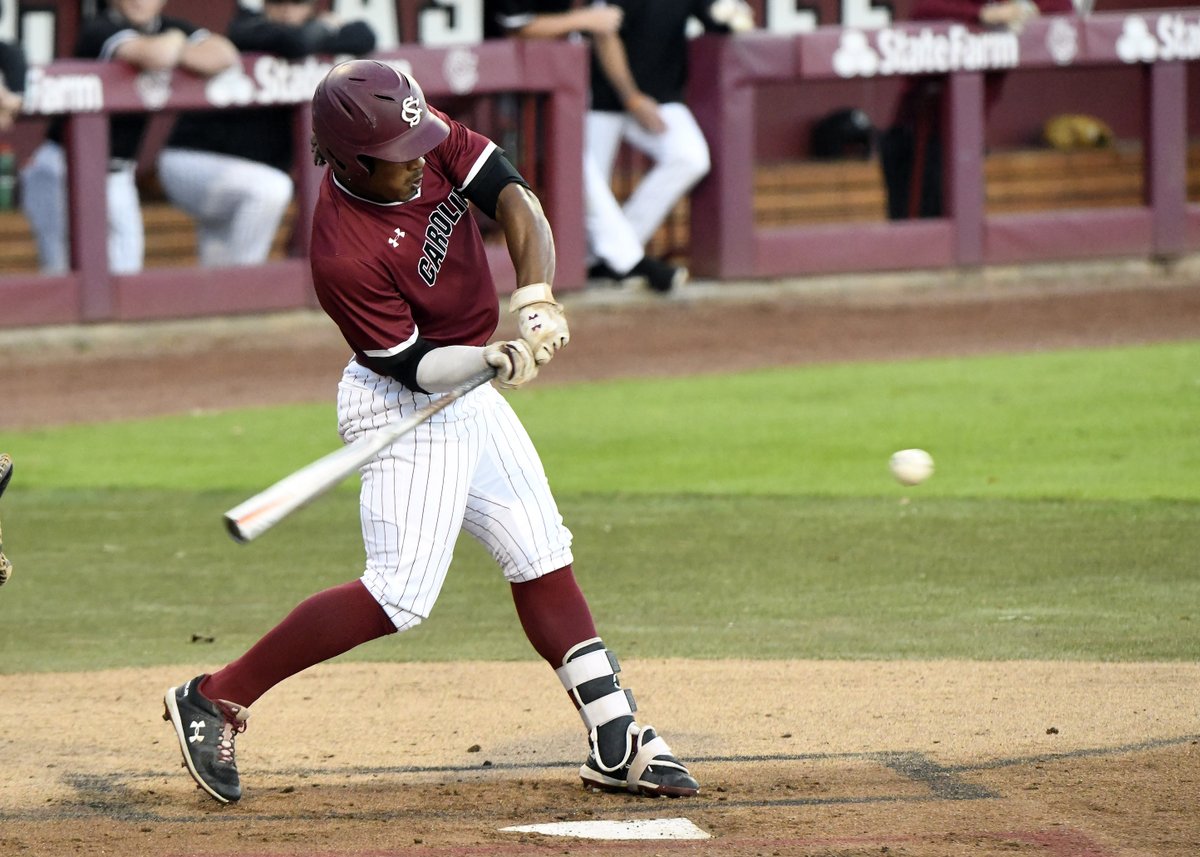 GamecockBSB's tweet photo. B2 | Fields with his fourth home run of the fall, a three-run shot to left!
7-0 Garnet
#Gamecocks https://t.co/GfMIFpWPeH