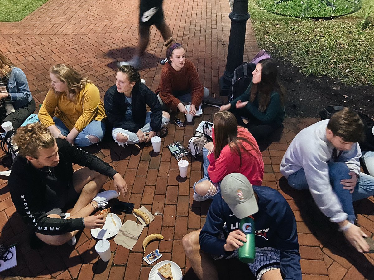 sarahsoloperson's tweet photo. hall dinner has a great turn out!! the biggest group since the beginning of this year! #brosissis #libertyuniversity @bmkirkprof https://t.co/or9uHXm1JM