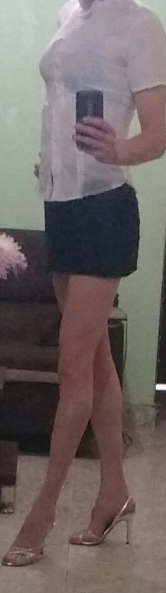 isabellaval7's tweet photo. hola. me presento soy Isabella, soy tv de closet madura, quiero conocer amigos y amigas que les guste charlar  y tratar a una linda tv como yo. Besitos https://t.co/vVyhRtSSRK