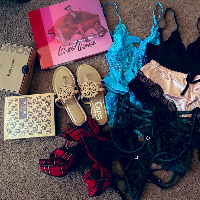Oh. My. Gosh. You guys make me feel so LOVED!!! Came home to find all these presents waiting for me at<a href="/tag/cam_girlfriend"class="tags"><span>#cam_girlfriend</span></a>