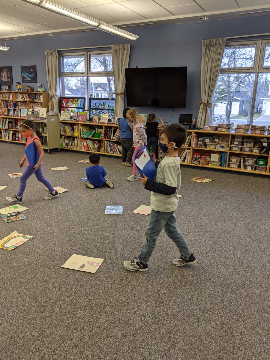 SMGLIBRARY_CSSD's tweet photo. Our Kindergarten @MrsAstorino and ones @MrsGinaGeo @mrskfranksclass had fun searching for #FindFergus @MikeBoldt We found and counted 19 #Fergus ( Ferguses?) in the #learningcommons https://t.co/P7IEhHUFhS