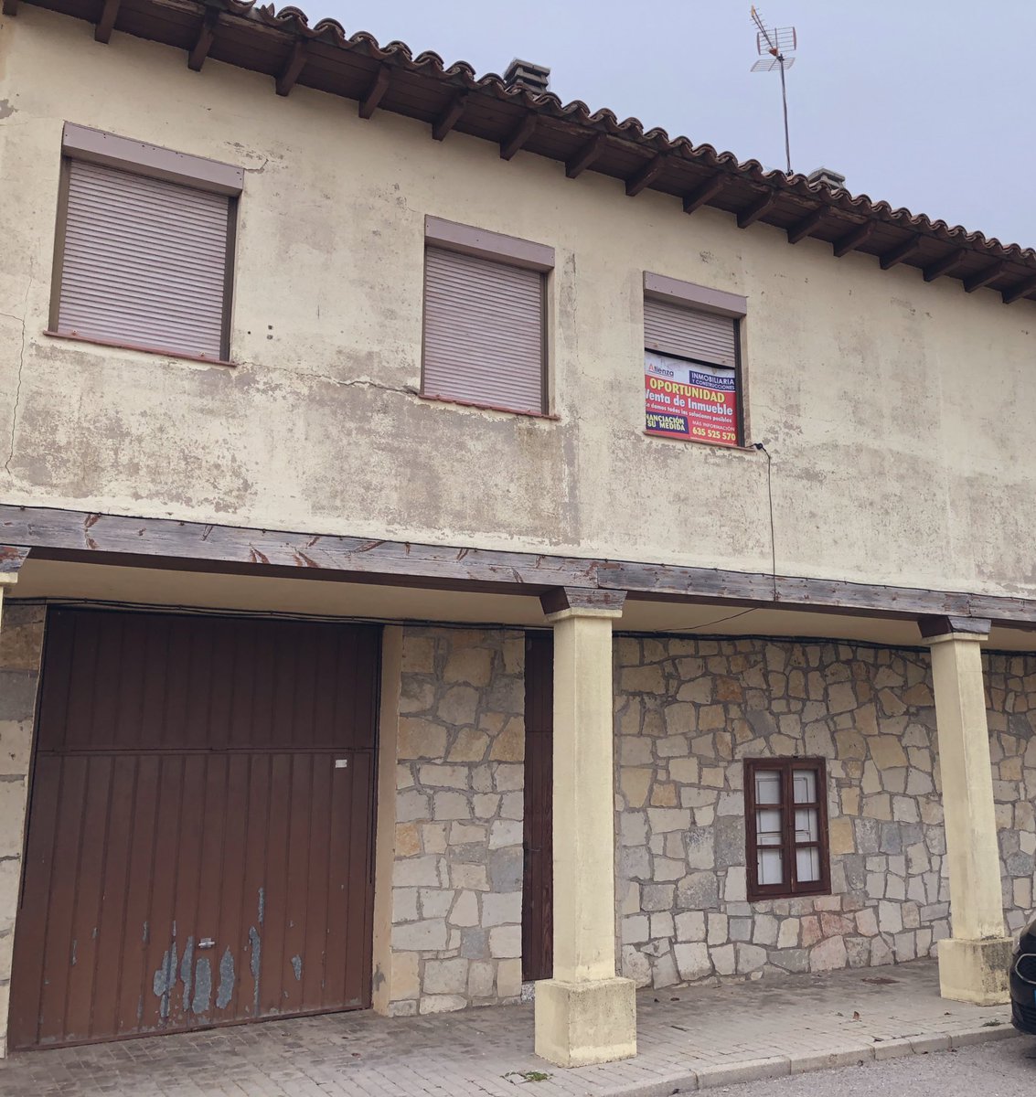 Tarde de frío, mucho frío!!! En Atienza (Guadalajara) para toma de datos de un nuevo CEE. Nos encanta movernos por nuestra maravillosa provincia. #aparejador #arquitectotecnico #guadalajara