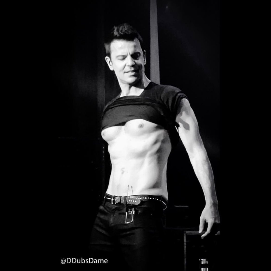 BloquitaTurnOns's tweet photo. Perfection.... #bestabs 🔥🔥🔥 @jordanknight https://t.co/sCethRtcxK