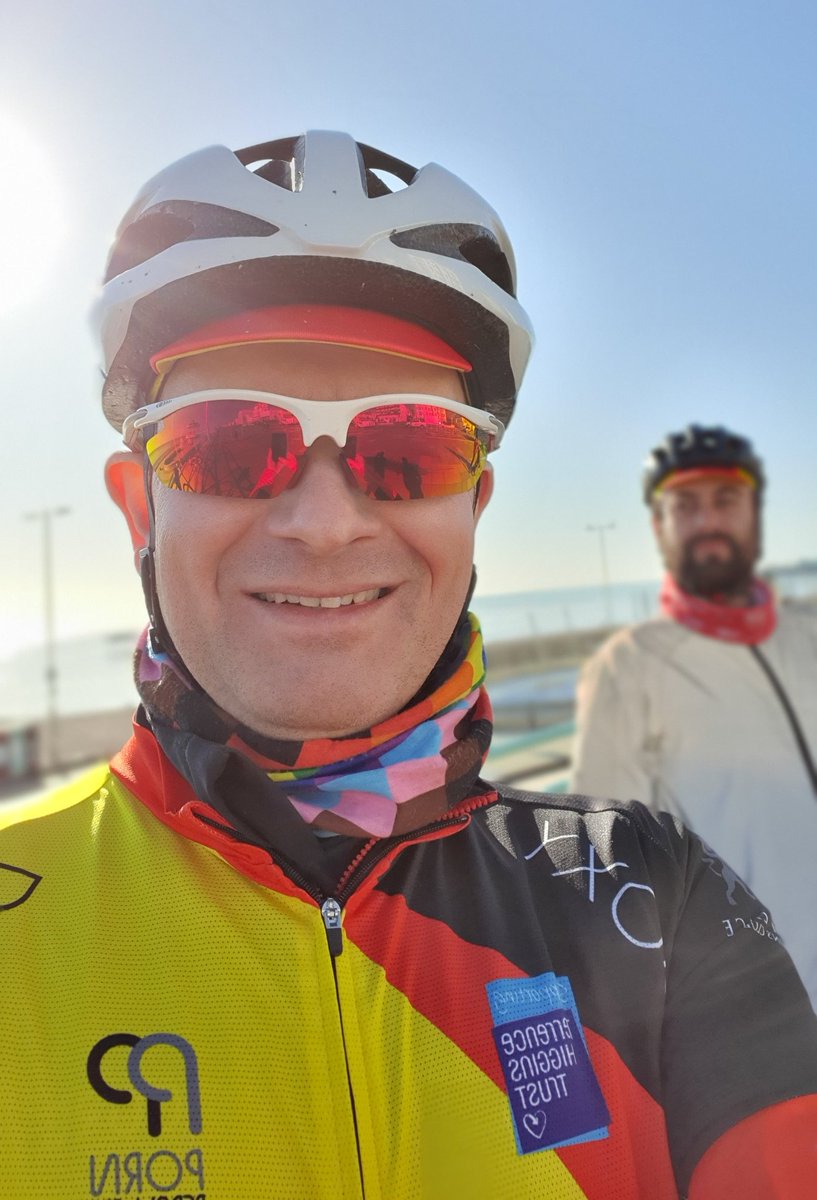 ChrisRatcliff69's tweet photo. Rode back from Brighton today. Perfect weather. Perfect company. Perfect day 👊 @Amaral302v8 @Reillycycles #BikepackingAdventures #LockdownCycling https://t.co/KwJ611i6Dm