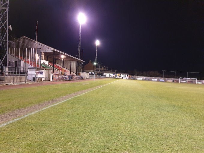 WindsorFCU18s's tweet photo. Good to get our last game in tonight with a in-house game vs @windsorfc 1st team. Big learning curve for the boys after progressing week by week and developing further.
Now for a month off and fingers crossed we can get back playing again! #oneclub #onewindsor https://t.co/3hNFAQ5By3