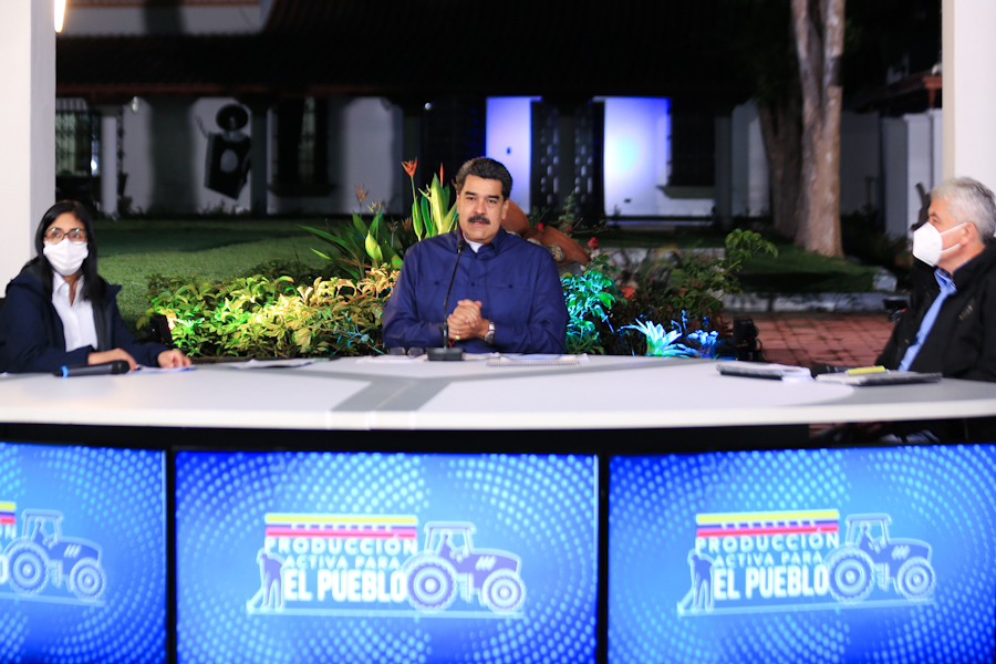 claprevyp's tweet photo. “Estamos en una batalla heroica contra el bloqueo”, afirmó el Pdte. @NicolasMaduro en jornada de miércoles productivo
#ComunicadoresClapActivos
#SoyComunicadorClap
#4Nov
#AlianzaProductivaActiva
@arguelloyepfri
@Giscardclap
@ActivoParaiso
@PartidoPSUV
 https://t.co/R0UQhU19oc