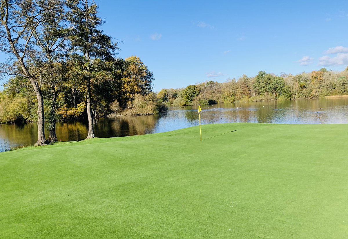 Jonny_Wilkes's tweet photo. Big thanks to all the staff &amp; members of @bearwoodlakes for this season !! What a course !! Thanks for making me feel so welcome in my first year of being a member !! Pics from today 🏌️‍♂️ https://t.co/o0hsOYhDrG