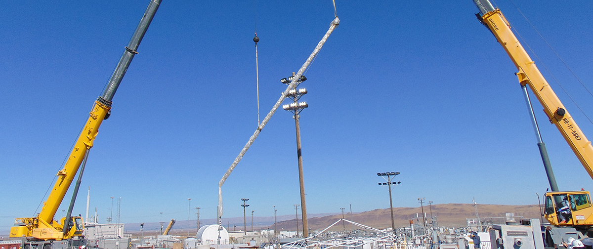 WRPSTOC's tweet photo. WRPS crews removed the final piece of long-length equipment at AX Farm. The team removed a saltwell screen from Tank AX-101. This action sets the stage for future retrieval operations.
#WRPS
#hanfordcleanup
#hanfordtanks
#amentum
#AmericaWorksTogether
#MaskUpTC https://t.co/nZs6Cr18wu