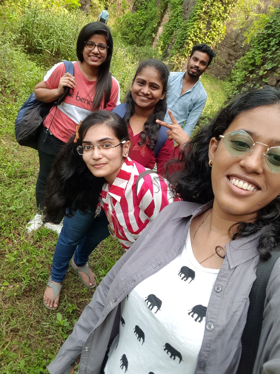 221b_sh9's tweet photo. Stupendous Action Against Two Idiots Buddies 😆🤪😏❤️❤️
#Vasai #Fort #StupidFun #Action #MyVeryOwnIdiots #Buddies https://t.co/6x26MQpUNa
