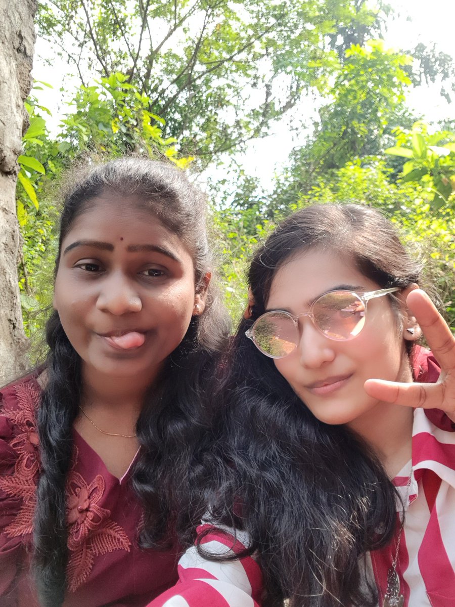 221b_sh9's tweet photo. Stupendous Action Against Two Idiots Buddies 😆🤪😏❤️❤️
#Vasai #Fort #StupidFun #Action #MyVeryOwnIdiots #Buddies https://t.co/6x26MQpUNa