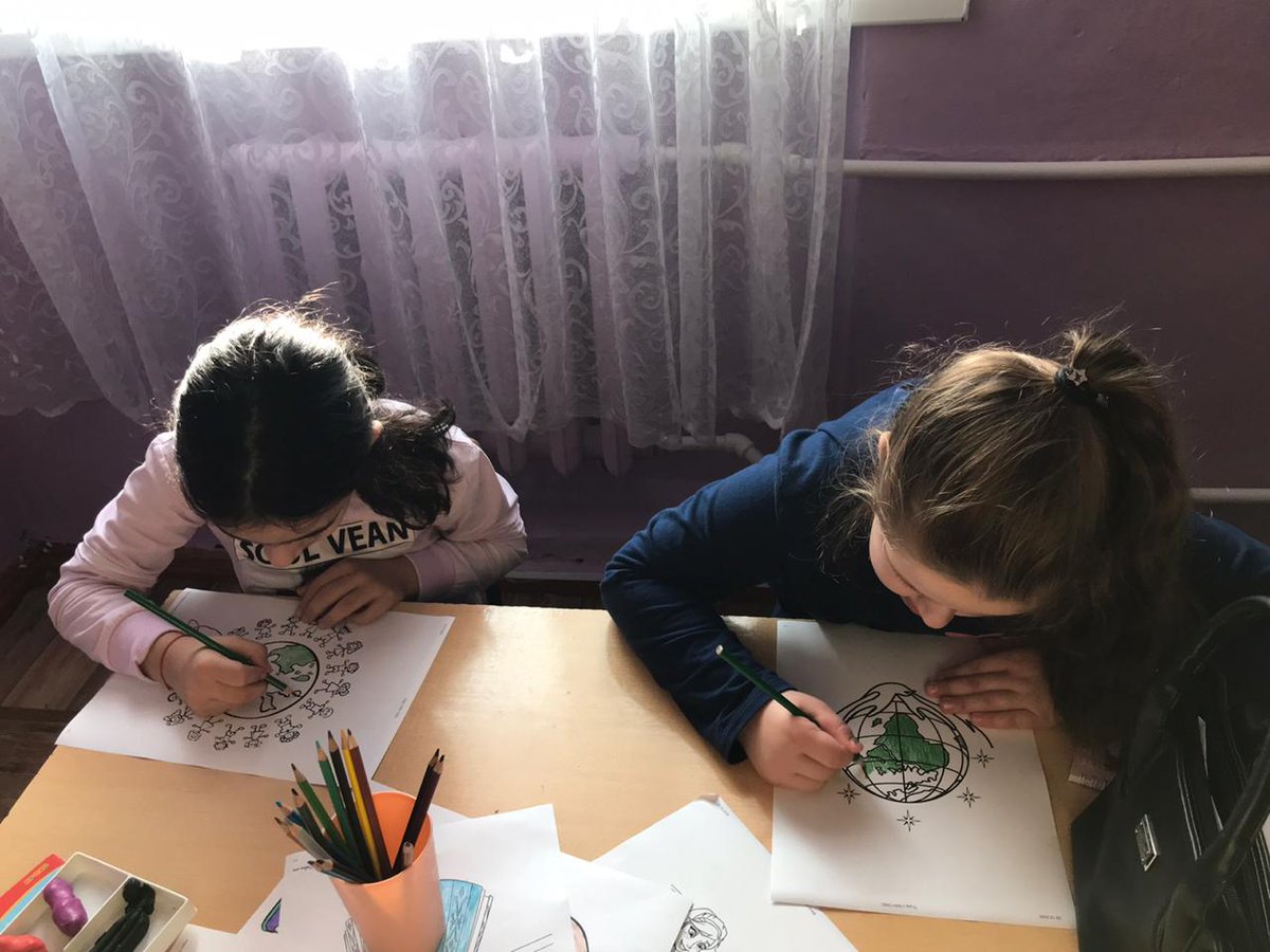 school3_bgr's tweet photo. @GlavaBogorod Конкурс детских рисунков "В дружбе народов - единство страны" https://t.co/sL02qhgYMI