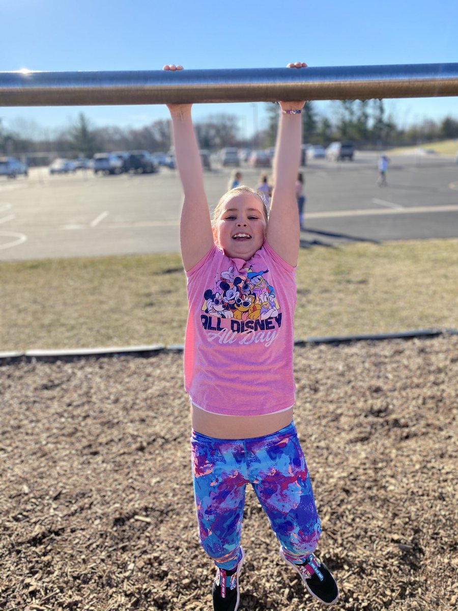 ScottBriske's tweet photo. Learning and loving the weather at WW. #weare832 https://t.co/CFsXHlcVeT