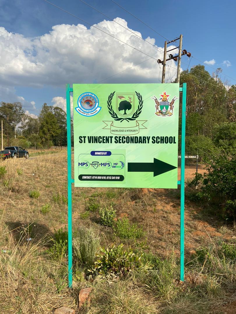 OldSvosa's tweet photo. The School's new signage proudly powered by #MPSServices @MuteroKariro @chifamba_hector @BlessingMatiny2 @NdewereT @AnesuPraymore @ https://t.co/f7Tei0PVtQ
