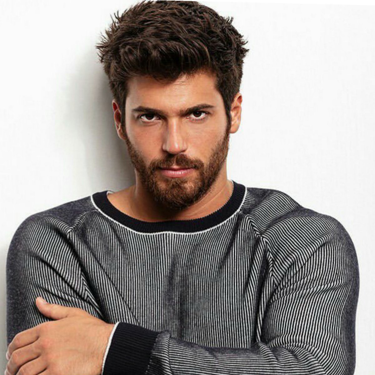 aydan_m_'s tweet photo. 📌 #CanYaman : Ailemin bana verdiği en büyük yadigarın karakterim olduğunu düşünüyorum. Dürüstlüğü, çalışma azmini ve en önemlisi kul hakkı yememeyi öğreten bir ailem olduğu için kendimi hep şanslı görmüşümdür. https://t.co/Ale4R5tVde