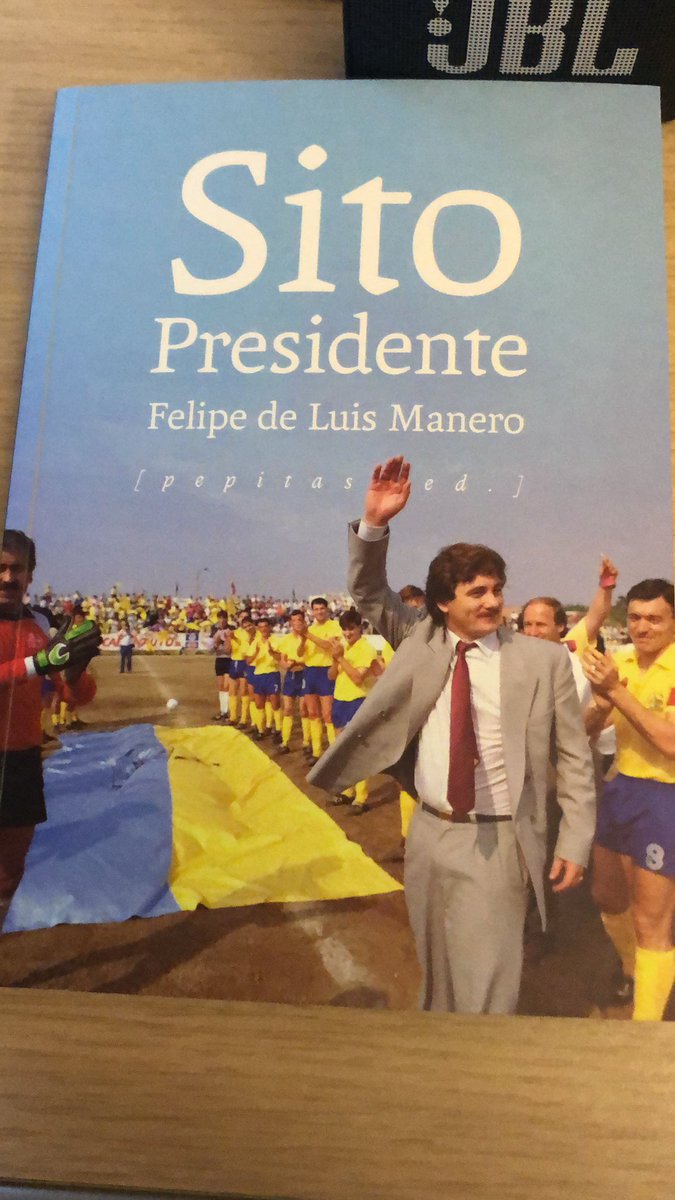 ekaimusic's tweet photo. @FelipedeLuis99 Sito Presidente, allá vamos. 
Juventud Cambados: el submarino amarillo o quizás la planeadora amarilla? ⚽️🚤 https://t.co/jKgriGc0VR