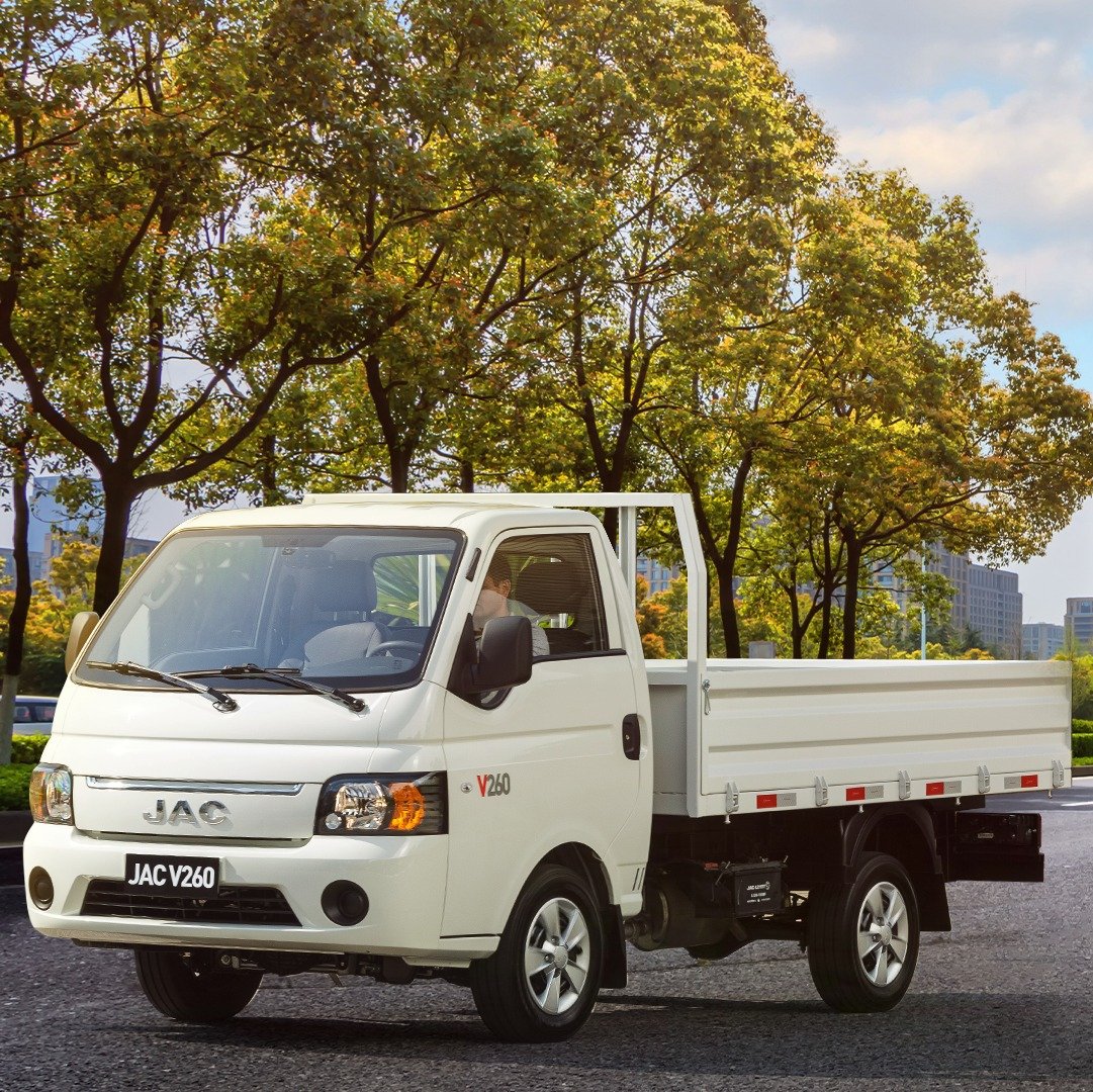 jacmotors_br's tweet photo. O JAC V260 é um veículo urbano de carga que combina torque, agilidade, capacidade de carga e o melhor consumo de combustível da categoria para transportar o que o seu negócio precisa 👊💪🏻
#JACMotors #JACLovers #AmoMeuJAC #V260 https://t.co/Z8YNitJAws