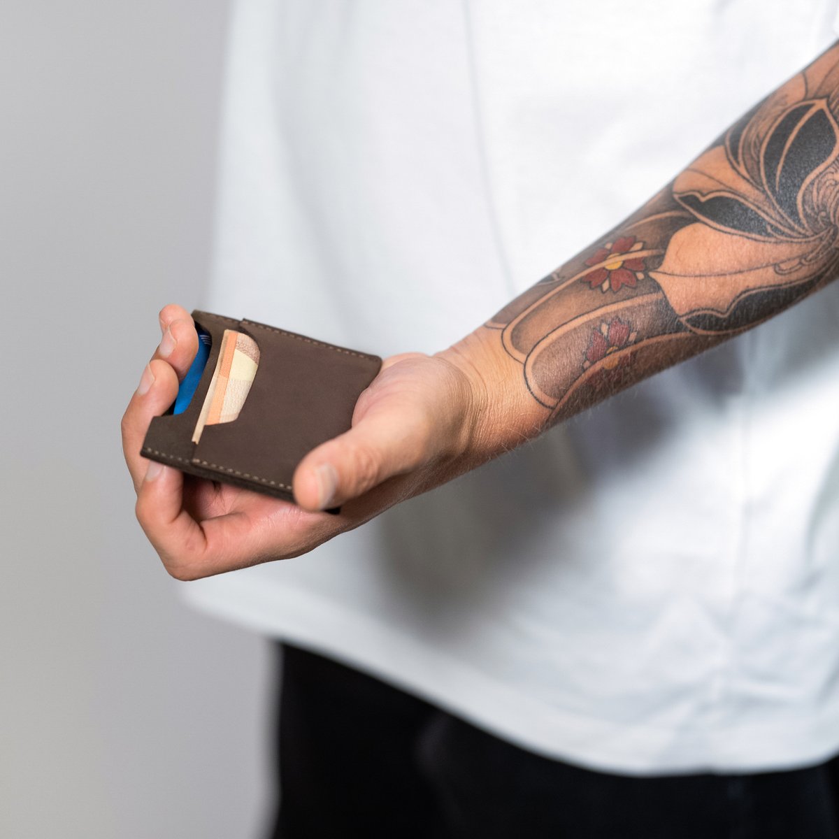 elf_bread's tweet photo. Check out our range of Elf Bread products, from leather pouches to wallets. 
-
Don't forget to use our exclusive birthday discount! 25% off everything, only until 6th November.

#elfbread #handmade #wallets #pouch #tobaccopouch #tobacco https://t.co/xElthZ2a6B