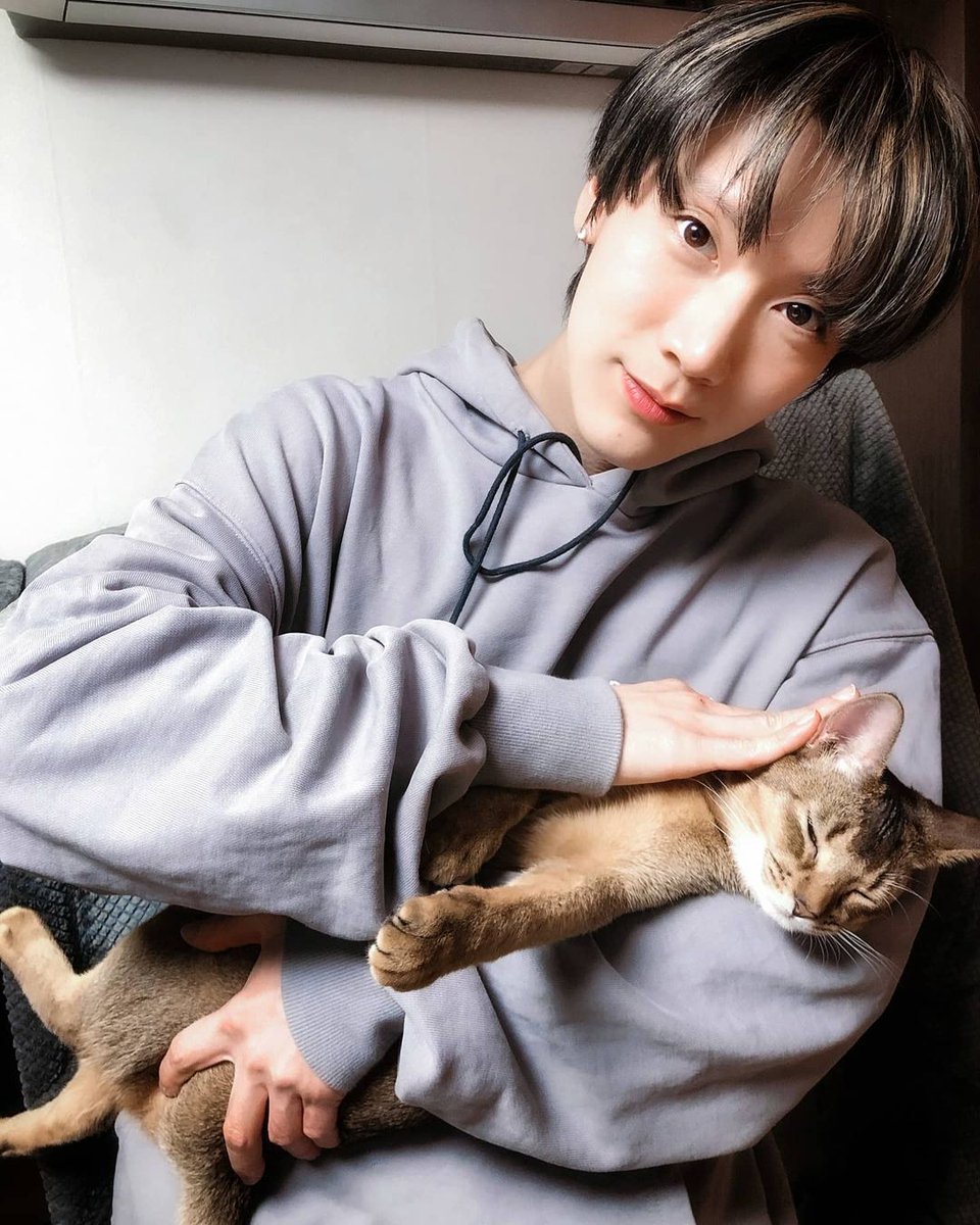 chitt4p's tweet photo. TEN 🥺 c h i t t a <3 chittaphon ♥️ tennie :[[  C H I T TA P H O N ♡ tEN. teN LEE 🐱 https://t.co/mkjCstorjV