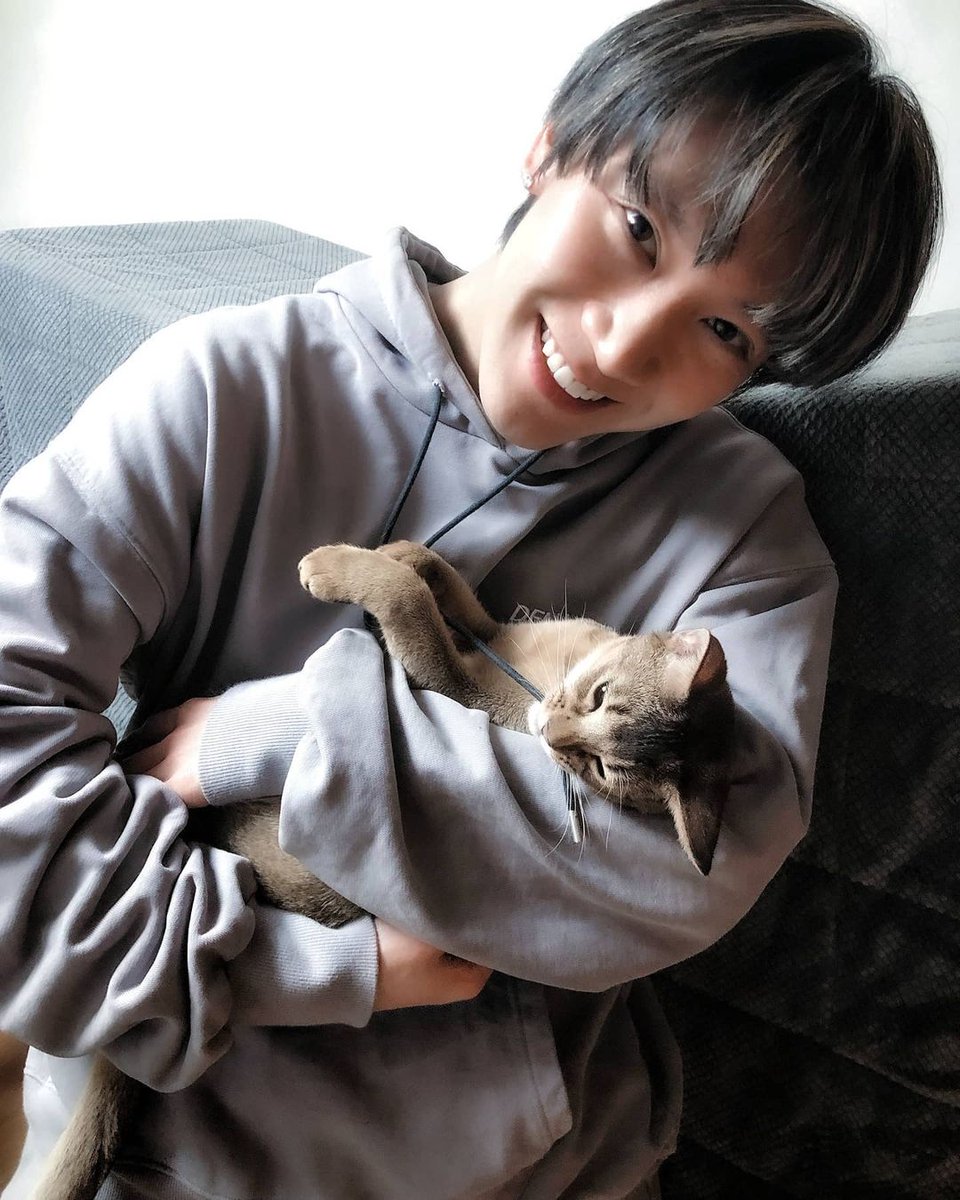 chitt4p's tweet photo. TEN 🥺 c h i t t a <3 chittaphon ♥️ tennie :[[  C H I T TA P H O N ♡ tEN. teN LEE 🐱 https://t.co/mkjCstorjV