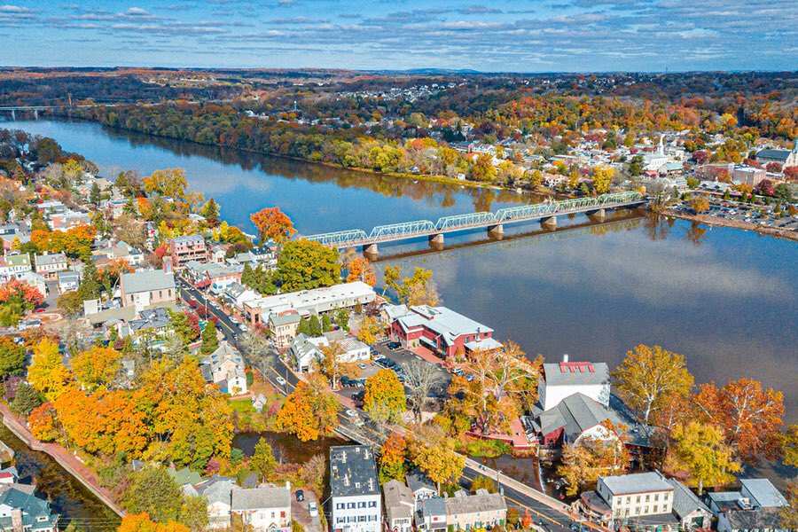 eharrismktg's tweet photo. What’s next on your travel bucket list? We recommend a trip to: #FerryMarket, #GhostLightInn, and @StellaNewHope. Plan your perfect day in New Hope, PA with these suggestions from @DeparturesMag: https://t.co/hmmve9W0fD #BucketList #DeparturesMagazine #EHarrisMKTG #Travel https://t.co/V7hjOmGyQ6