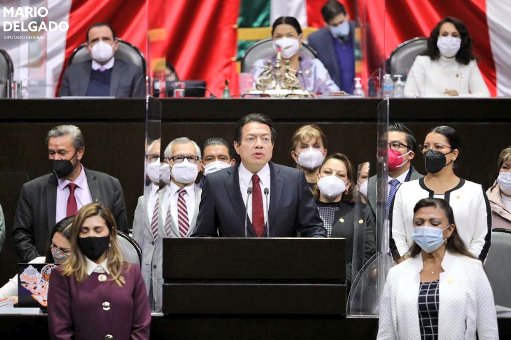 YaEsNoticiaMx's tweet photo. #LoUltimo | @mario_delgado nuevo presidente del @PartidoMorenaMx agradeció el apoyo y colaboración de Grupos Parlamentarios y la mesa directiva de @Mx_Diputados "Estos 2 años dijimos que veníamos a hacer historia y cumplimos lo que prometimos". https://t.co/zpBMPLQBBP