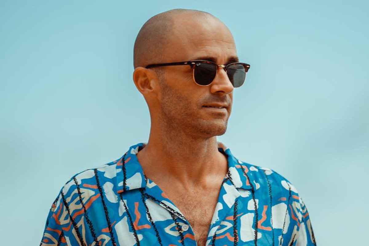 Musicis4Lovers's tweet photo. [PREMIERE] Hot new remix from Loulou Players premiered on When We Dip's Dancefloor Romancer channel coming out Nov 6th on Music is 4 Lovers label 💕 https://t.co/ZlfUeB9dDH 💕 #TechHouse #MI4Label https://t.co/zJV58hT573