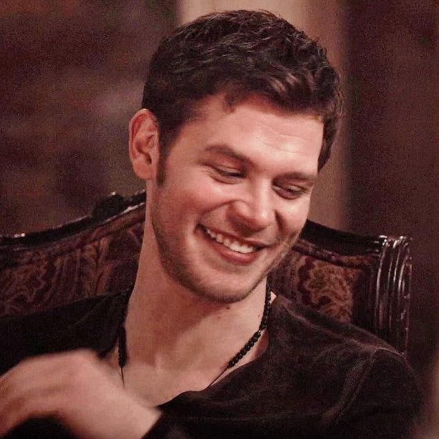 fedrersin's tweet photo. ver a klaus mikaelson sonreír era todo lo que necesitaba para ser feliz y ahora ya no lo tengo https://t.co/rn49SDQP6e