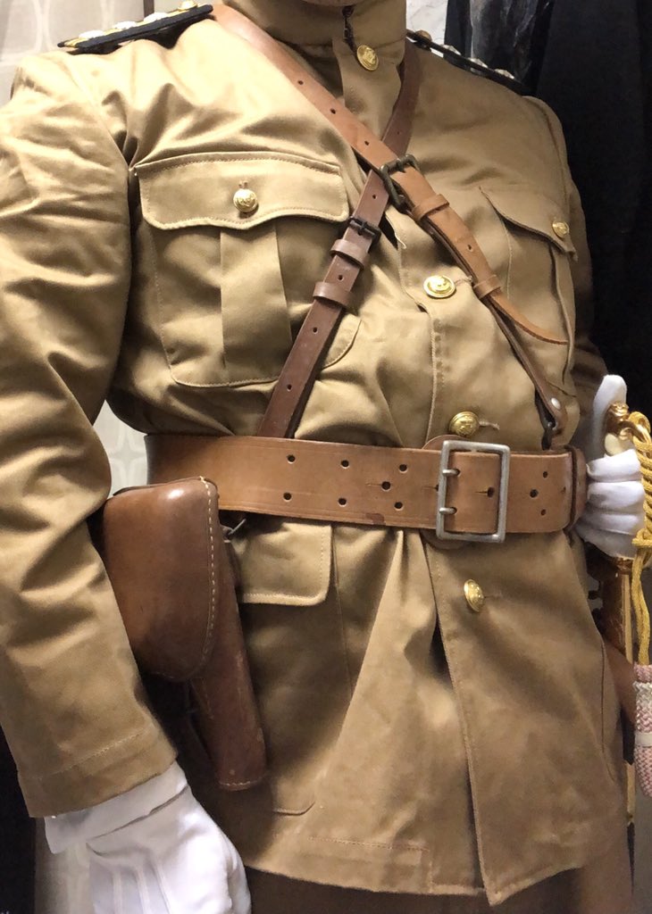 上海海軍特別陸戦隊のカーキ色軍服(大尉) 久しぶりに袖を通したが