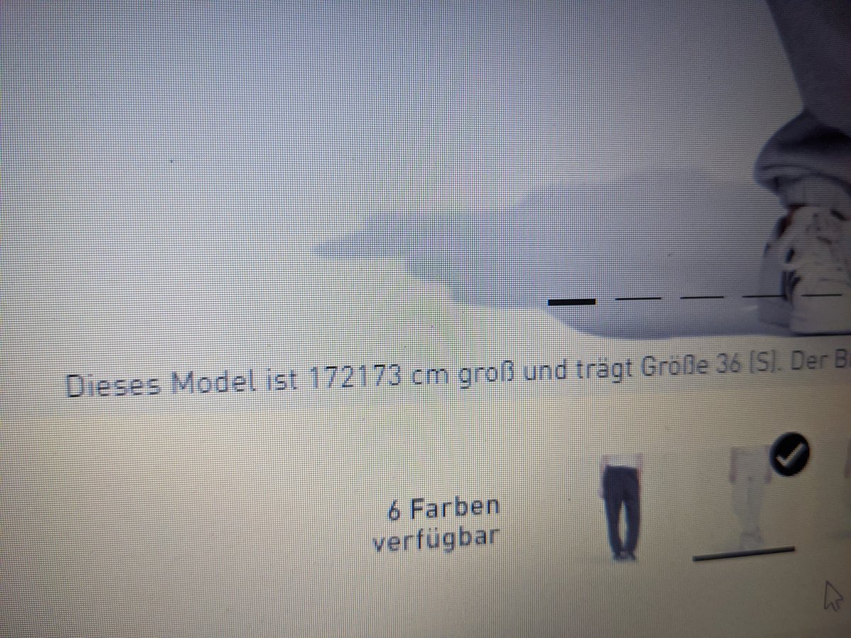 MissPessimus's tweet photo. Der Preis für die krassesten Models geht an @adidas https://t.co/vRJ5NGbYTA