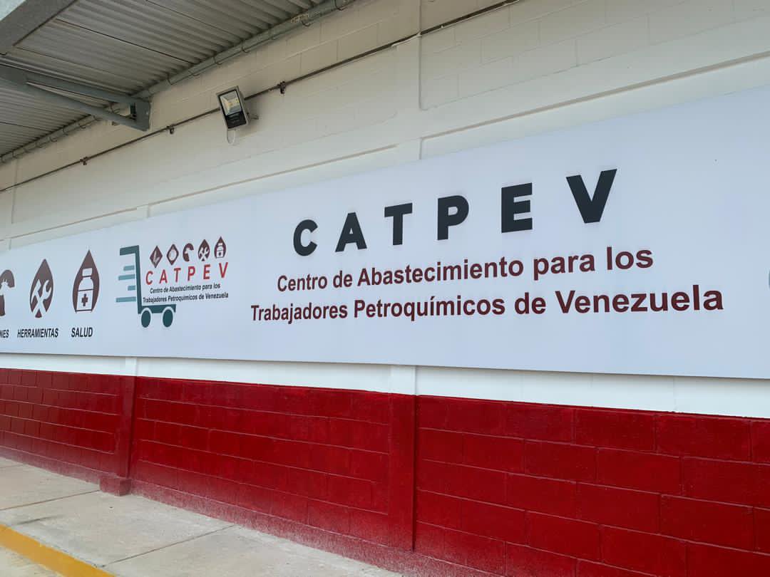TellecheaRuiz's tweet photo. #04Nov || El Centro de Abastecimiento para los Trabajadores Petroquímicos de Venezuela (CATPEV), del Complejo G/D José Antonio Anzoátegui, ya se encuentra en recepción de alimentos proteícos y no perecederos. #Anzoátegui
@TareckPSUV
@drodriven2
@eduardopiate2 https://t.co/2RLy50W4A9
