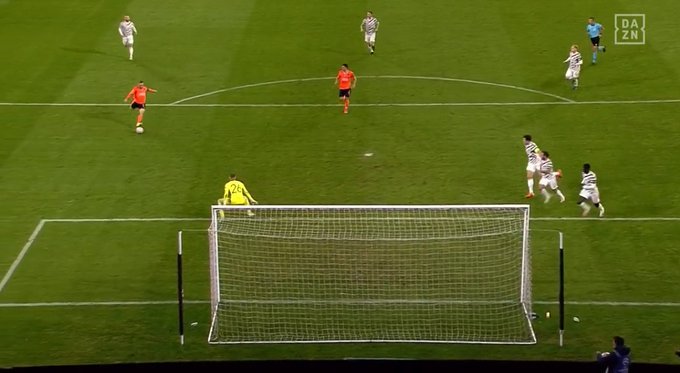 bua_lipa's tweet photo. Year 2020: We've started marking our own players #ManIst https://t.co/rxcERPzusv