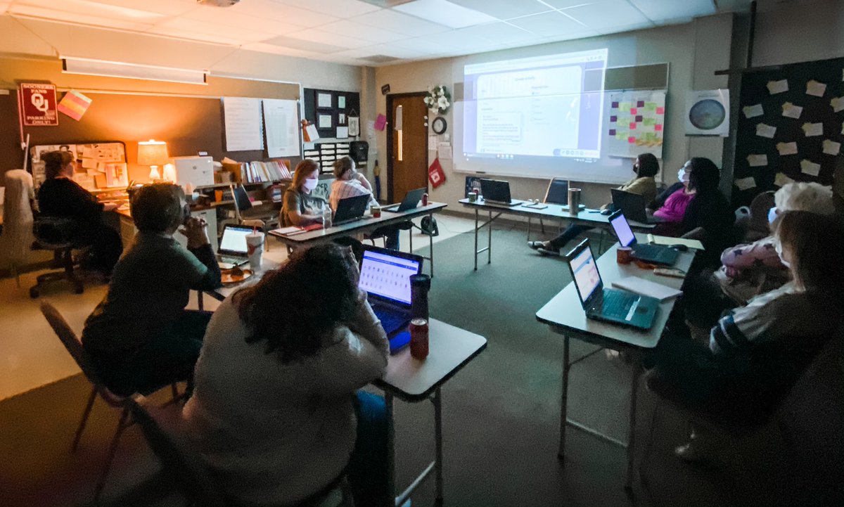 TechyKilgore's tweet photo. Calibrating with @CESTinyTigers today on the use of @ClassDojo for online learning. Thank you @Missie_Towne for sharing your digital classroom with us! #pdbythedlt #cisdtigers https://t.co/3uB1V8SYXs